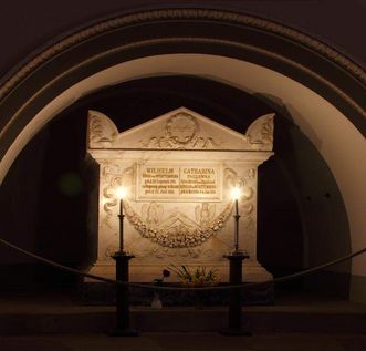 Sarcophagus belonging to Queen Katharina and King Wilhelm I in the crypt at the Sepulchral Chapel on Württemberg Hill